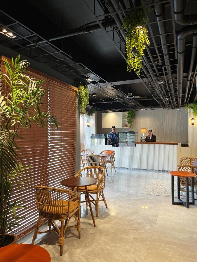 Airo Suites Makati Pasay Zewnętrze zdjęcie