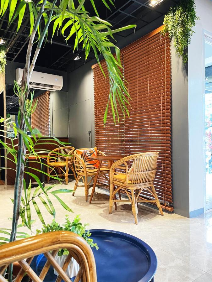 Airo Suites Makati Pasay Zewnętrze zdjęcie