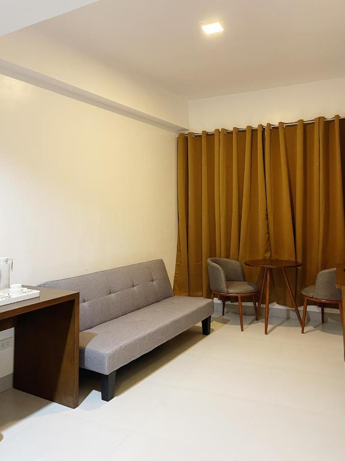 Airo Suites Makati Pasay Zewnętrze zdjęcie