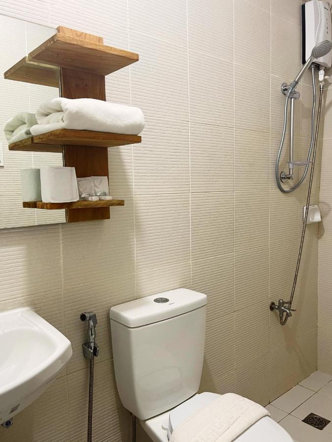 Airo Suites Makati Pasay Zewnętrze zdjęcie