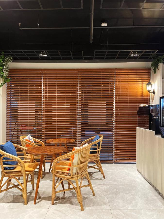 Airo Suites Makati Pasay Zewnętrze zdjęcie